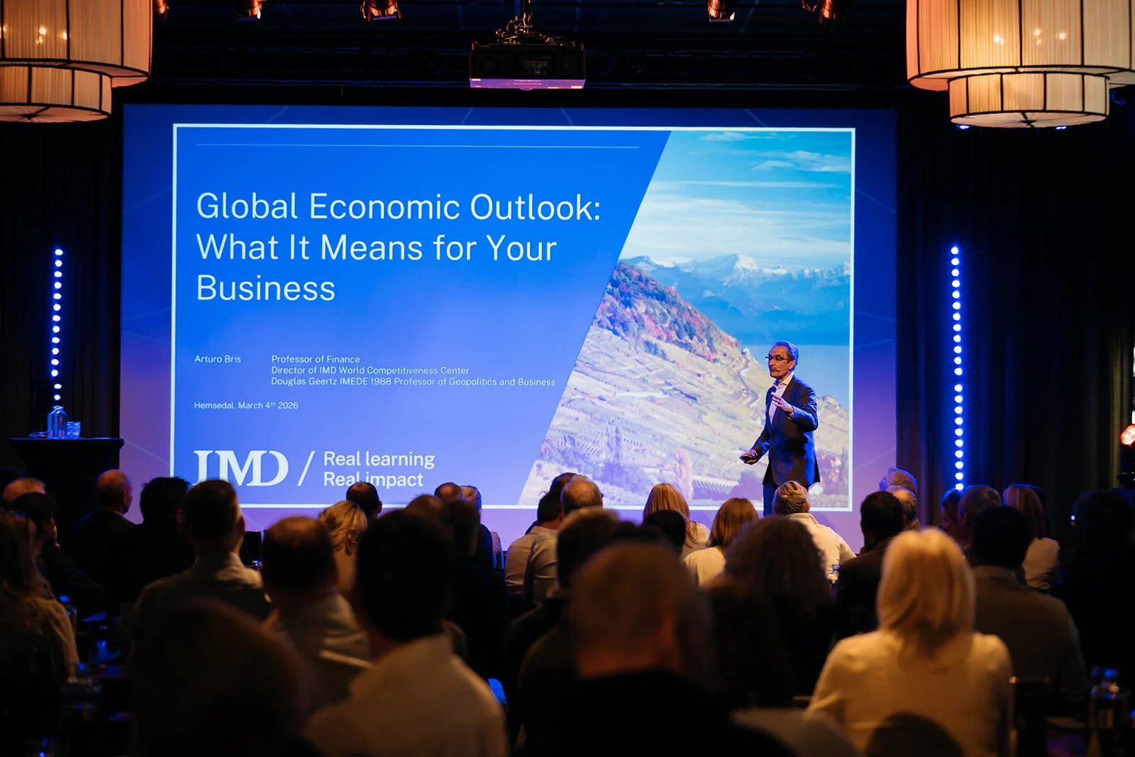 Global Economic Outlook på Executive Experience Foredrag om global økonomi under Oslo Business Forum Executive Experience på Fýri Resort